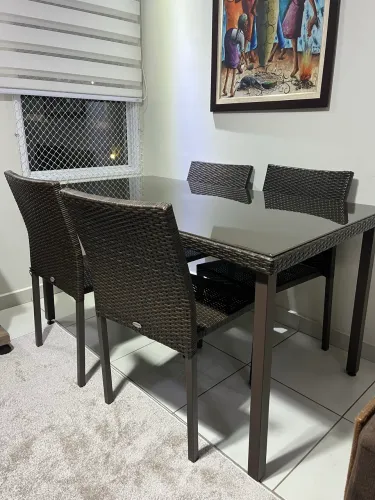 Mesa retangular com tampo de vidro, 90x145x75 (altura)