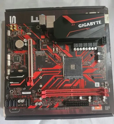 Placa Mae Gigabyte B450M GAMING nova