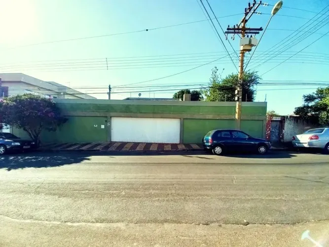 Casa para aluguel, 4 quartos, 1 suíte, 6 vagas, Vila Claudia - Limeira/SP