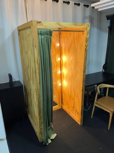 Provador / trocador de madeira
