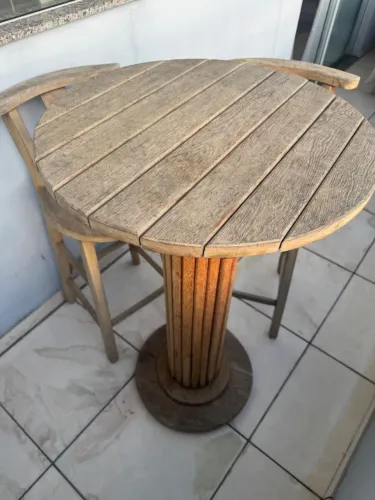 Mesa Alta 2 lugares Madeira Maciça com 2 banquetas 