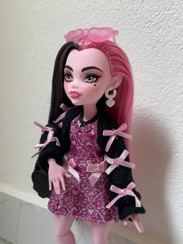 Draculaura core 2 