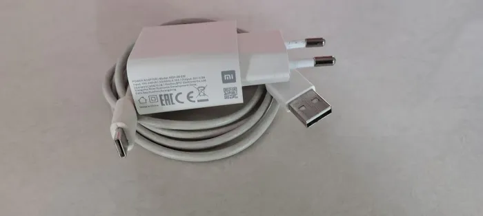 Carregador Original Xiaomi - 10 W + Cabo USB Type-C - Xiaomi - bivolt - R$70,00