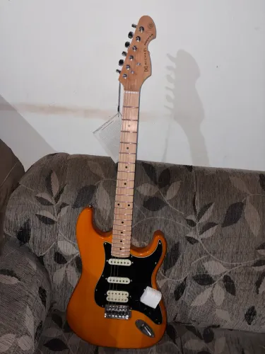 Guitarra Michael Stratocaster Laranja - com efeitos integrados