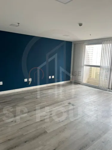Excelente oportunidade: Sala comercial à venda em Campo Belo, São Paulo-SP, com 1 vaga de