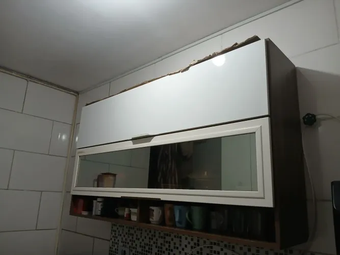 Armário de parede para a cozinha