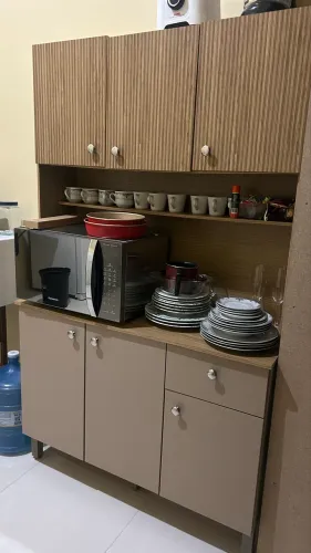 ARMÁRIO DE COSINHA COM 6 PORTAS (PEQUENO)