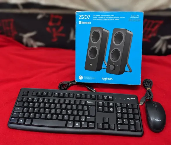 Kit Logitech Caixa de Som Bluetooth Z207 + Teclado e Mouse