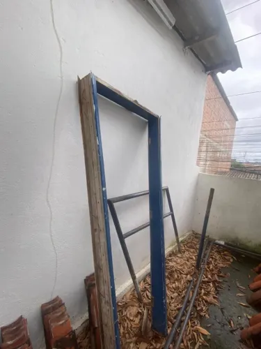 GRADE DE PORTA EM MASSARANDUBA