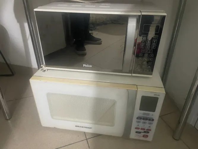 Lote com 2 Micro-ondas (Philco Espelhado + Brastemp Grande) com defeito