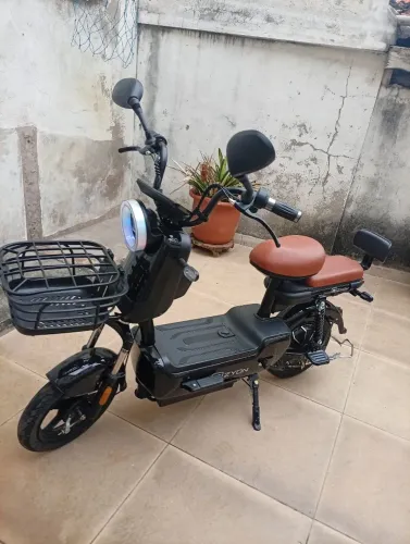 Scooter elétrica 