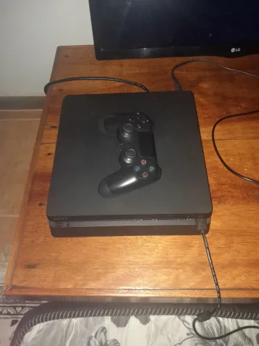 Ps4 500g com um controle