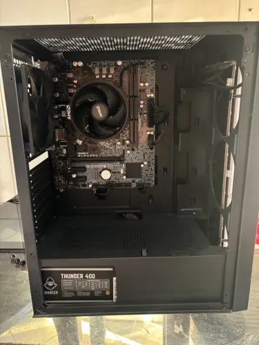 VENDO PC RYZEN 5600G 16 2 DDR4 8GB, SSD 240GB