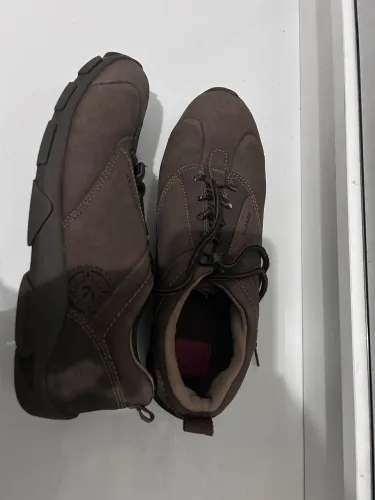 Tênis 42