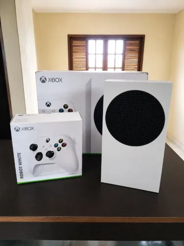 XBOX SERIES S + CONTROLE ORIGINAL 