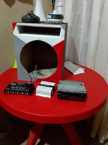 Várias peças de som