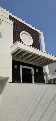 Casa para venda tem 420 metros quadrados com 3 quartos em Vila Zezé - Jacareí - São Paulo