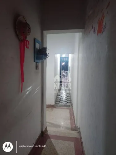 Apartamento Tipo Casa à Venda no Jardim Icaraí com Quintal e Pé-Direito Alto