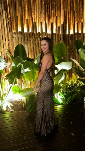 Vestido de festa com pedras 