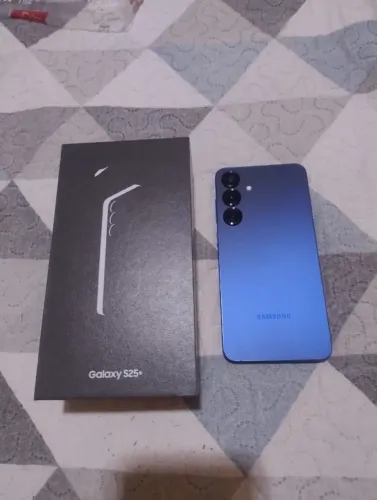 Samsung S25 Plus - 256 gigas - Caixa com todos acessórios originais - Nenhuma marca de uso