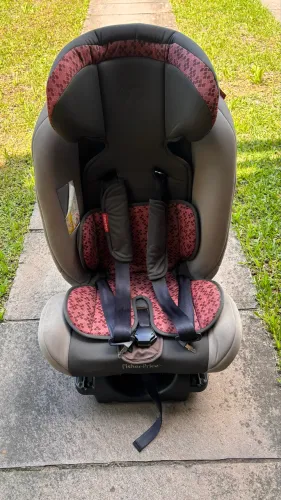 Cadeirinha Fisher Price com isofix