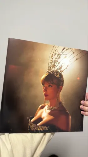 The Life Of A Showgirl - Taylor Swift - Shiny Bug Vinil