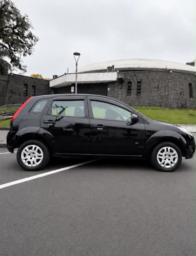 Ford Fiesta SE 1.6 8V Flex 5P 2014