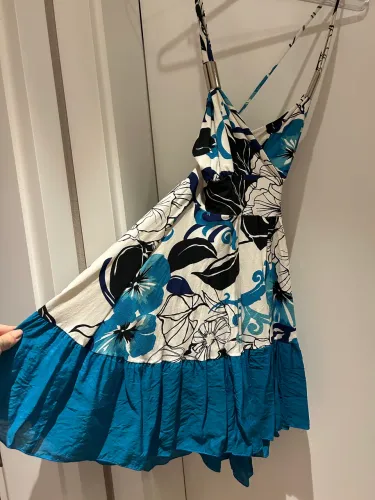 Lindo vestido estampado. Nunca usado. Tamanho P.
