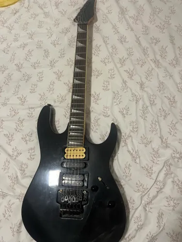 Guitarra golden floyd Rose