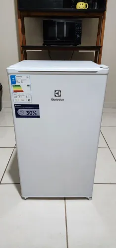 Frigobar Eletrolux 90L