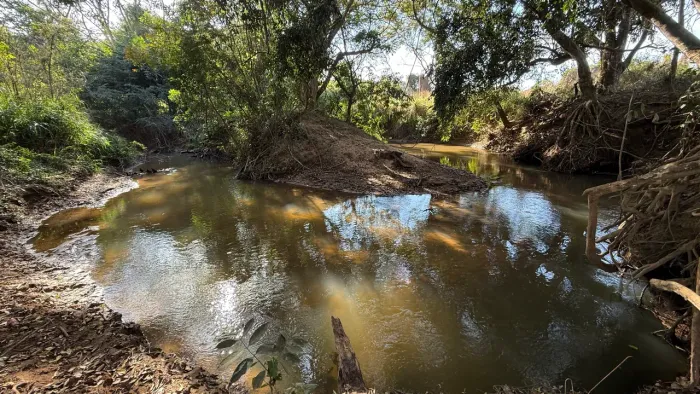 Chácara de 3mil mt em Cristianopolis com Ribeirão no fundo!