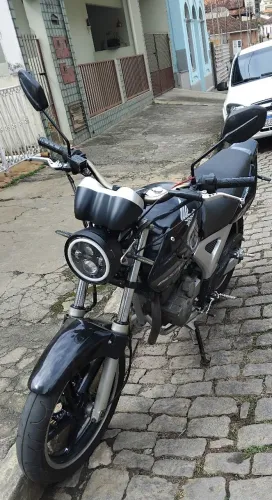 Moto de garagem em perfeito estado tudo novo