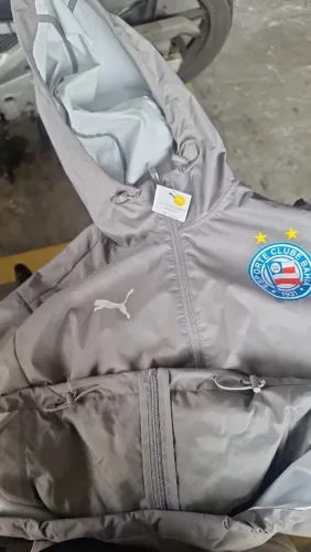 Capote original da puma metade do preço