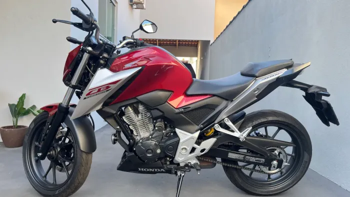 CB 300F ABS 2026/2026 - 1.900 km - Impecável