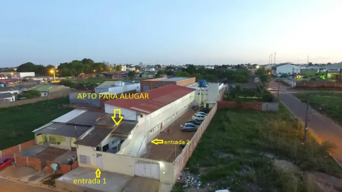 APTO com 2 quartos grandes, 1 suíte, varanda, cozinha e área de serviço 