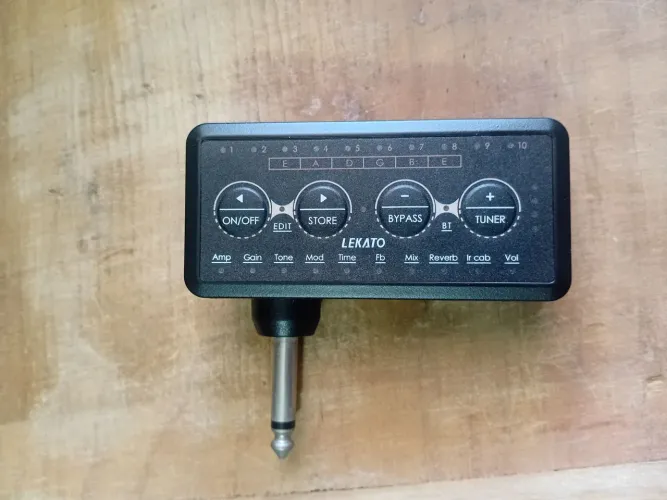 Amplificador de fone de ouvido para guitarra ou contra baixo