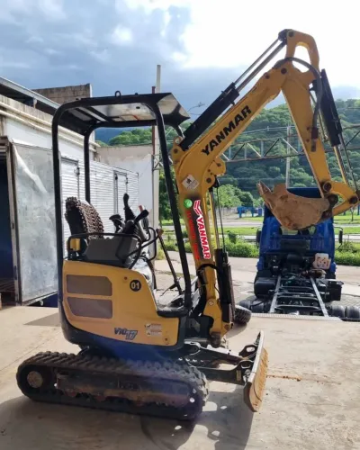 Mini escavadeira Yanmar Vio17