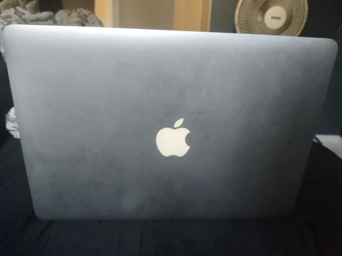 MacBook Air 13" (Early 2014):