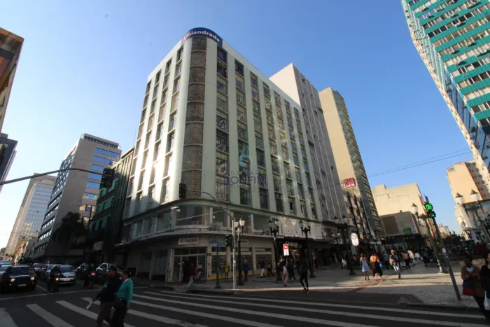 LOCAÇÃO DE PRÉDIO NO CENTRO DE CURITIBA 2.229 m²
