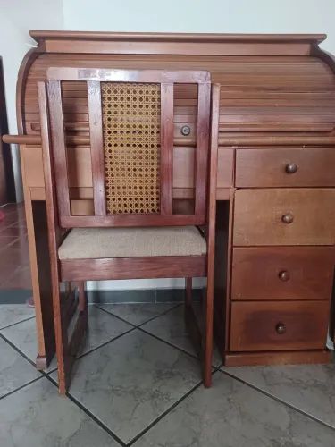 ESCRIVANINHA COM CADEIRA