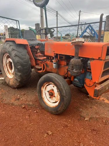Trator Agrale 4200 com roçadeira hidráulica lavrale 
