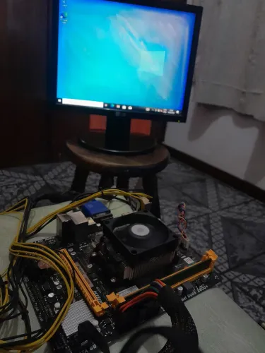 Kit AMD soquete FM2+ Com processador e Memória RAM DDR3