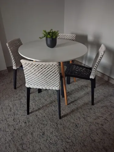 Mesa com cadeiras