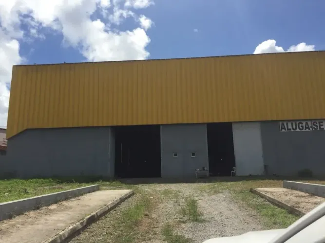GALPÃO 2.200 M2, NA BR 324, TERRENO 3.700 M2, GALPÃO TODO MURADO