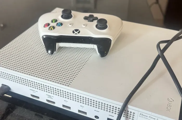 X BOX ONE S 1TB