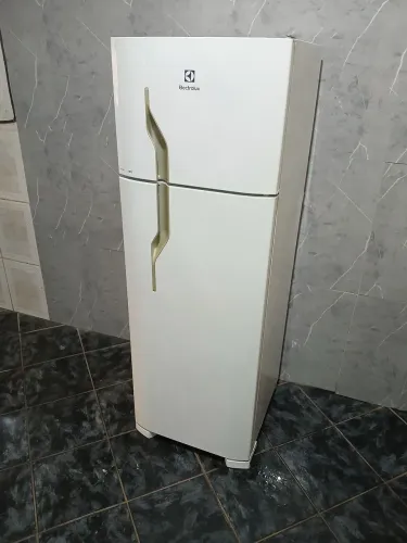 Geladeira Electrolux dúplex 
