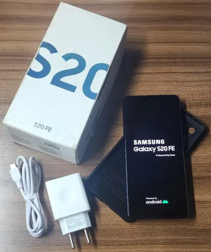 Celular Samsung S20FE 128GB 6 RAM
