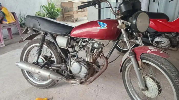 Honda cg125 83