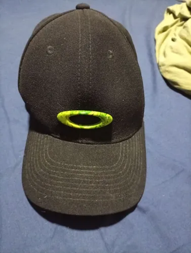 Boné oakley