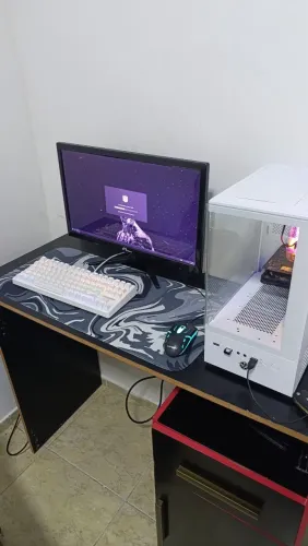 MONITOR 22 POLEGADAS PRA SAIR HOJE!